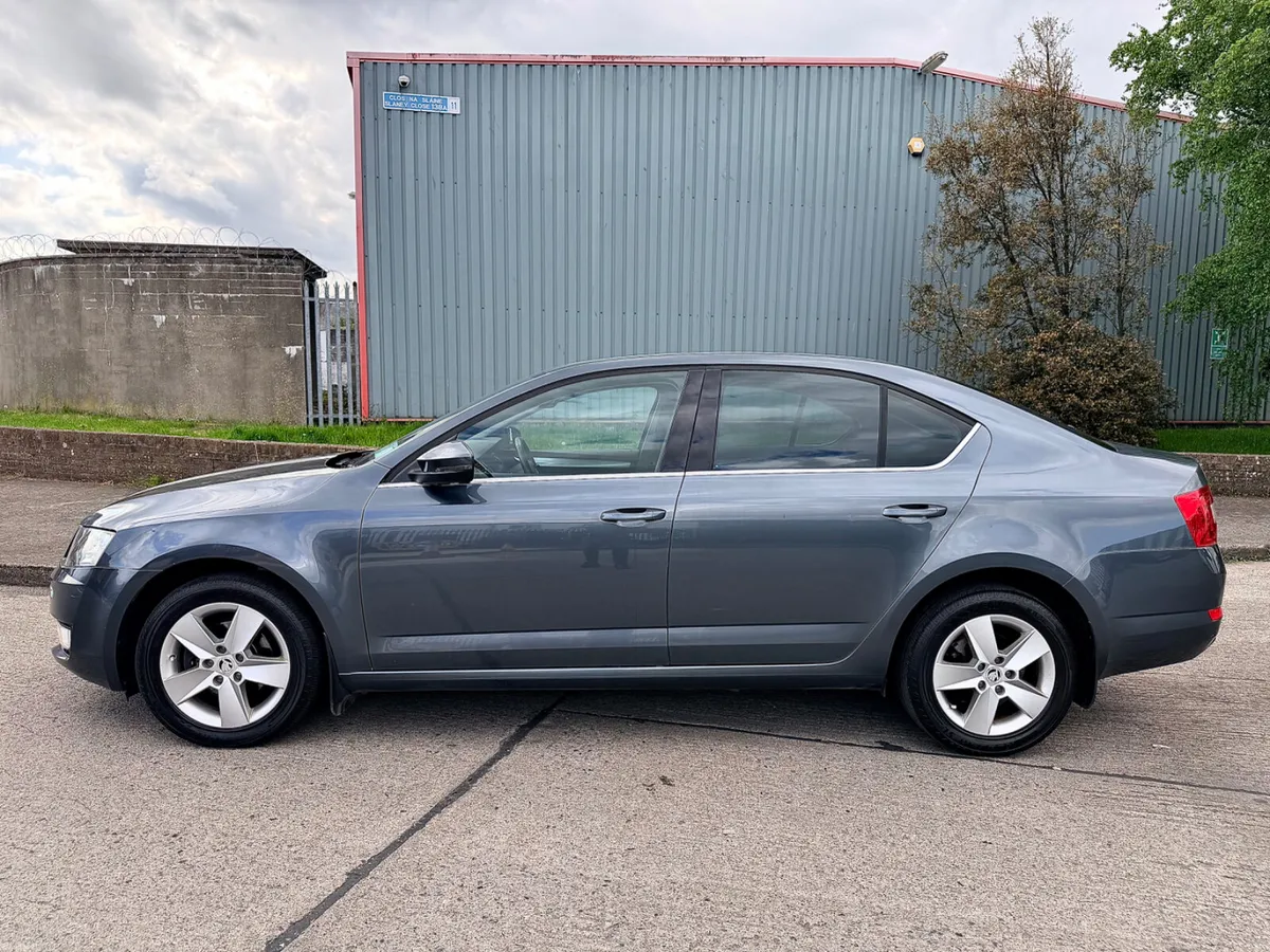 🔴Top Spec Skoda Octavia 2015 - Image 4