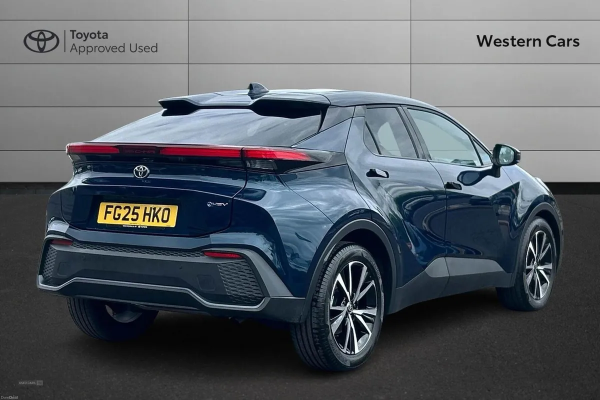Toyota C-HR 1.8 VVT-h Design CVT Euro 6 (s/s) 5dr - Image 2