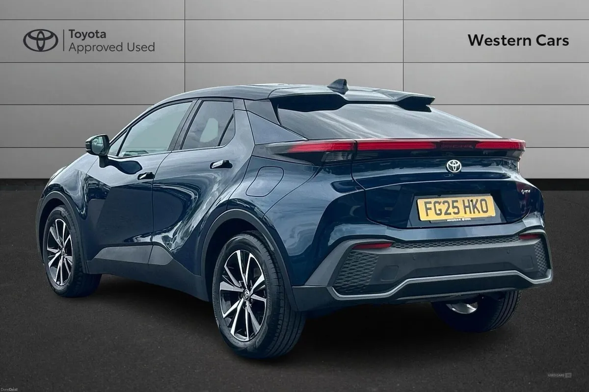 Toyota C-HR 1.8 VVT-h Design CVT Euro 6 (s/s) 5dr - Image 4