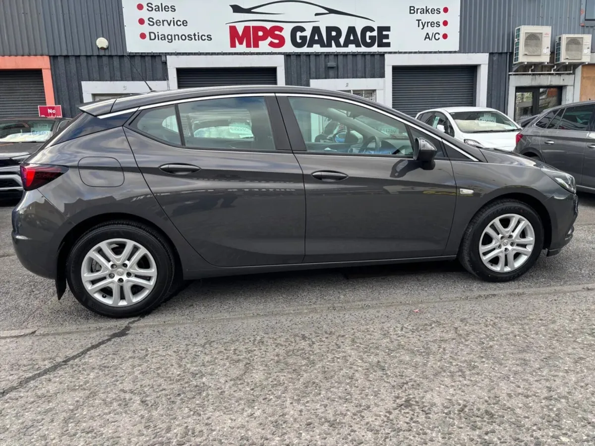 2016  Opel Astra 1.4 Petrol 100PS - Image 1