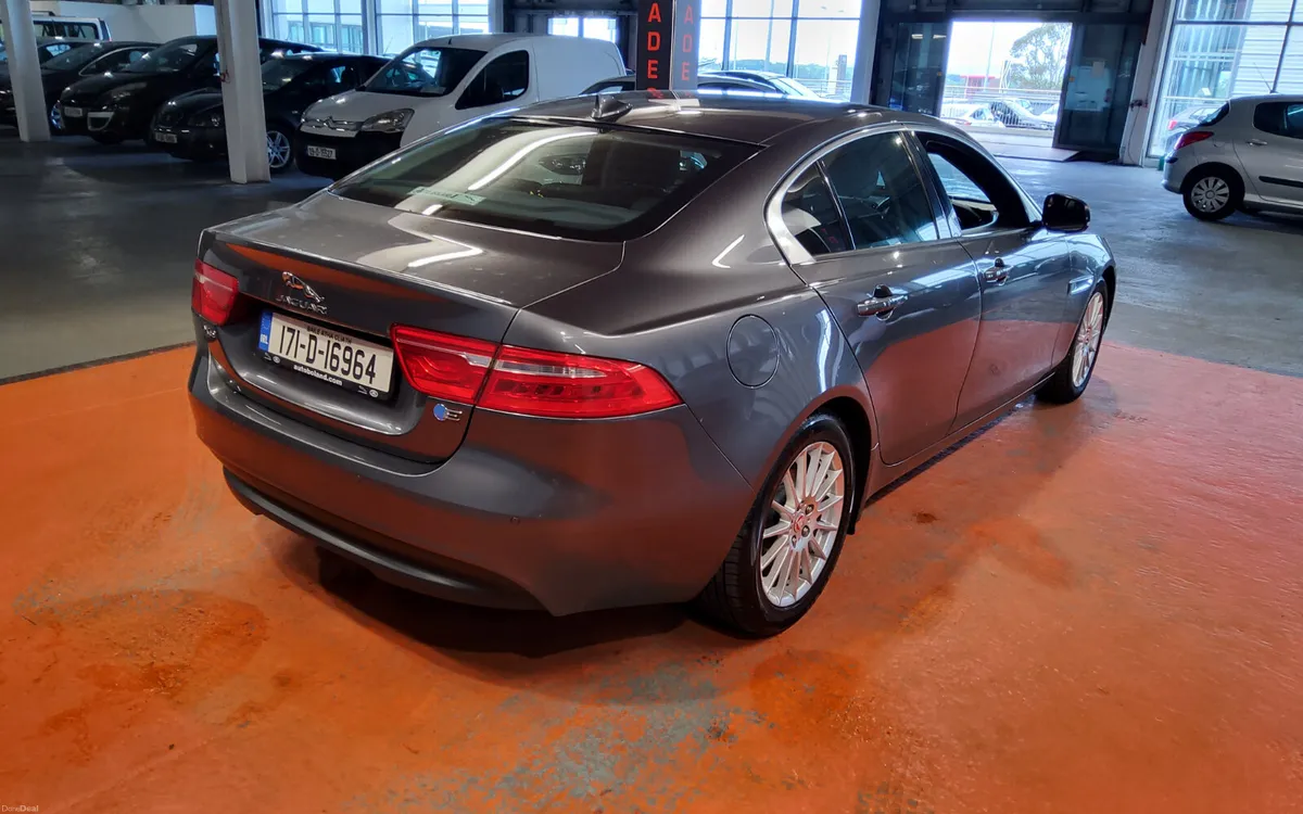 Jaguar XE 2017 - Image 4