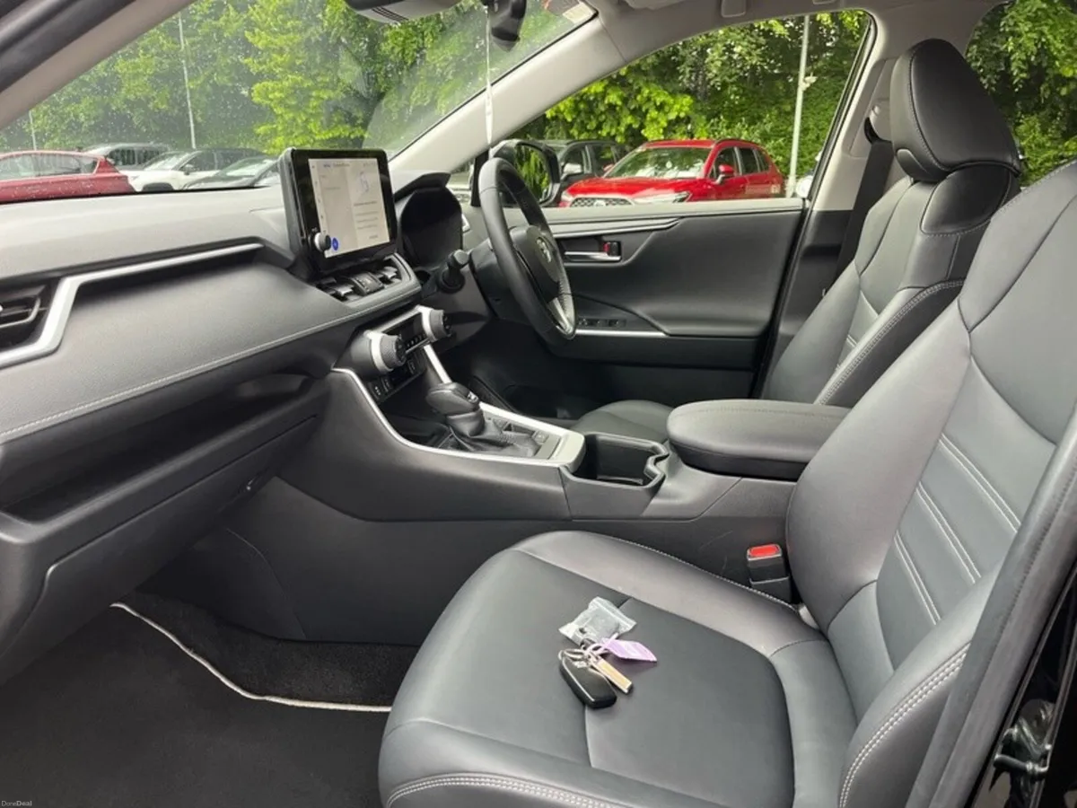 Toyota RAV4 RAV4 HYBRID SOL - Image 6