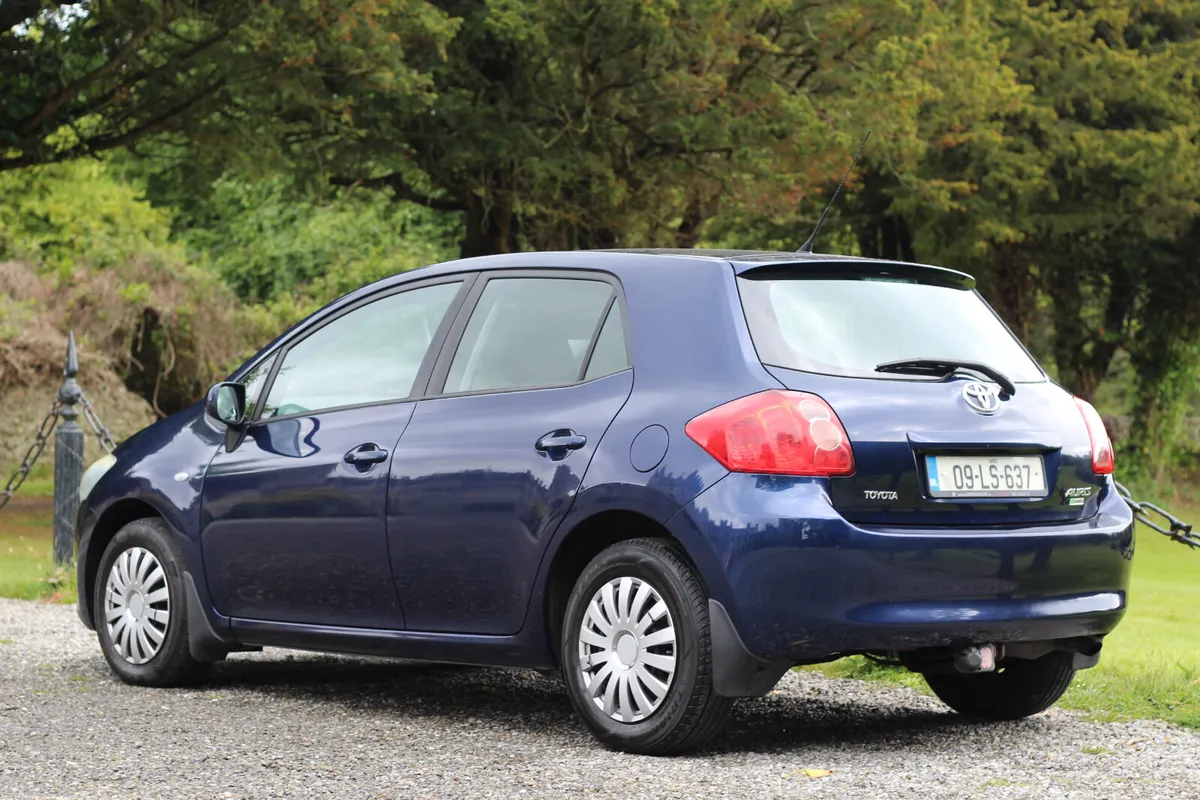 Toyota Auris 2009 - Image 4
