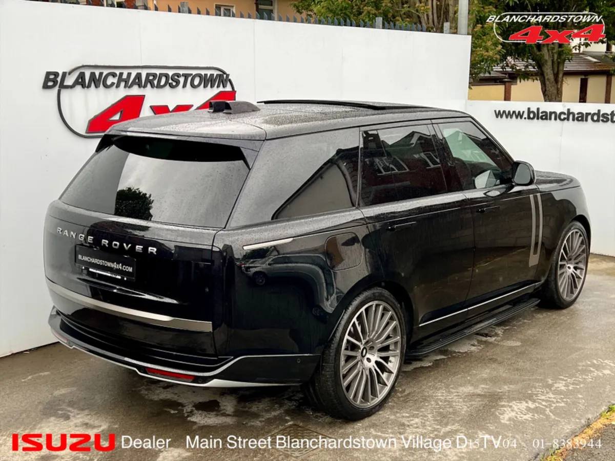 Land Rover Range Rover D350 HSE DIESEL 5 SEAT CREW - Image 2