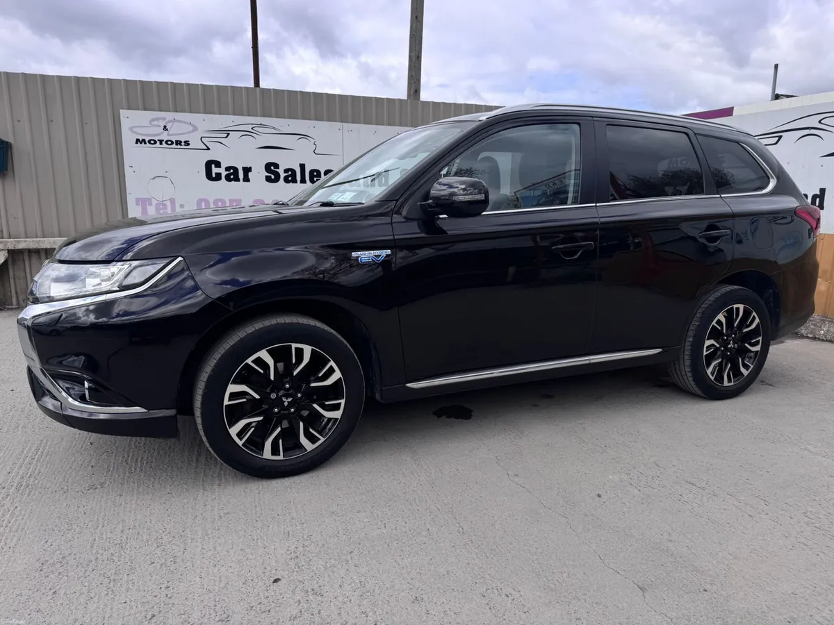 171 Mitsubishi Outlander PHEV 2.0L MIVEC 4WD - Image 2