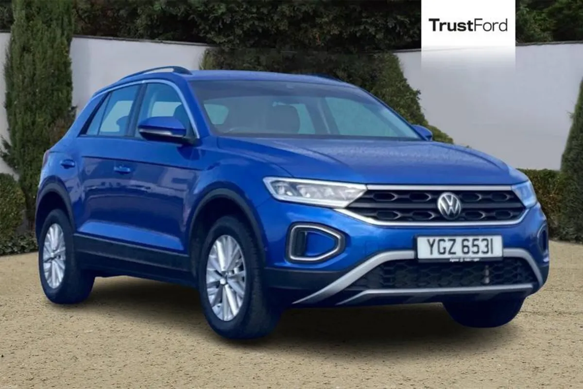 Volkswagen T-Roc Life - Image 1