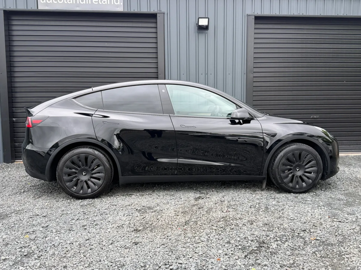 241 Tesla Model Y - Image 6