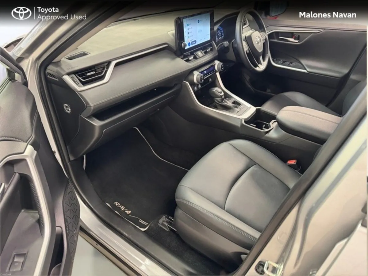 Toyota RAV4 RAV4 HYBRID SOL 4DR AUTO - Image 6