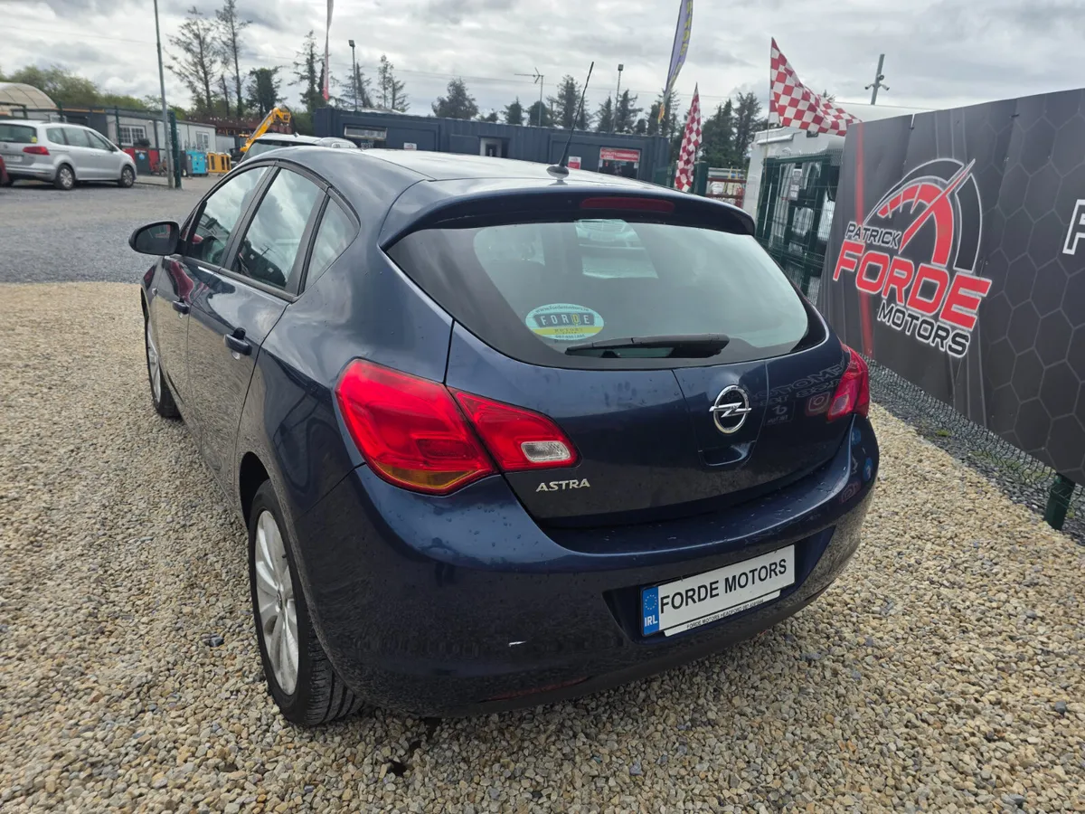 Opel Astra 1.4 petrol 2012 - Image 3