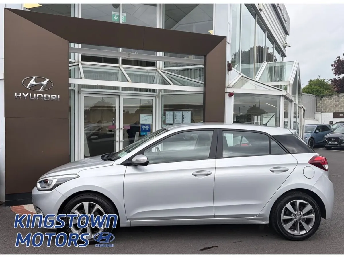 Hyundai i20 Automatic Deluxe 5DR Auto - Image 3