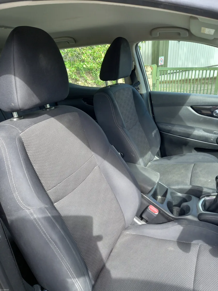 2015 Nissan Qashqai 1.5 Diesel - Image 4