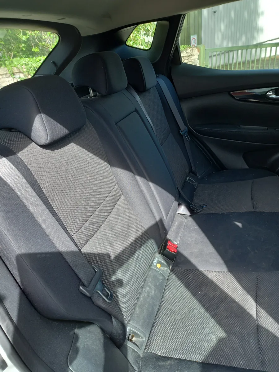 2015 Nissan Qashqai 1.5 Diesel - Image 3