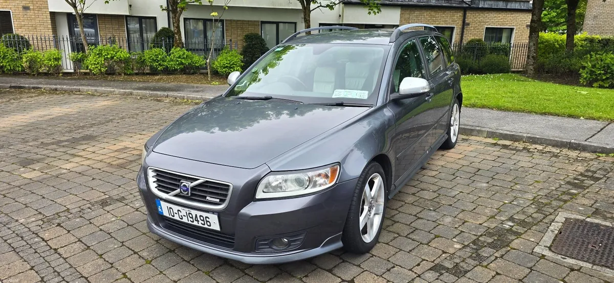 Volvo V50 2010 R Design S - Image 2