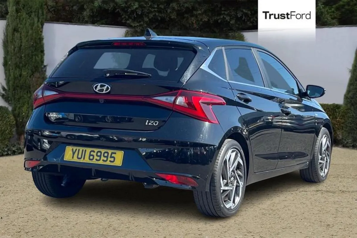 Hyundai i20 Premium - Image 4
