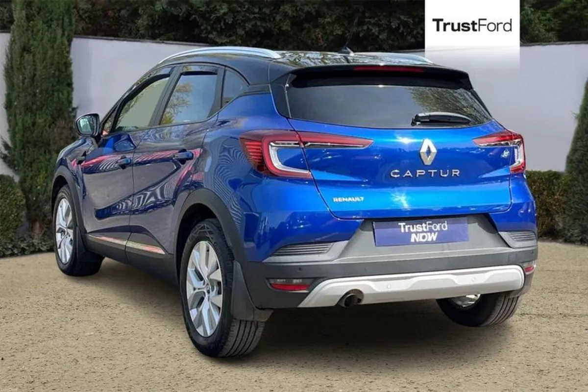 Renault Captur Iconic - Image 2