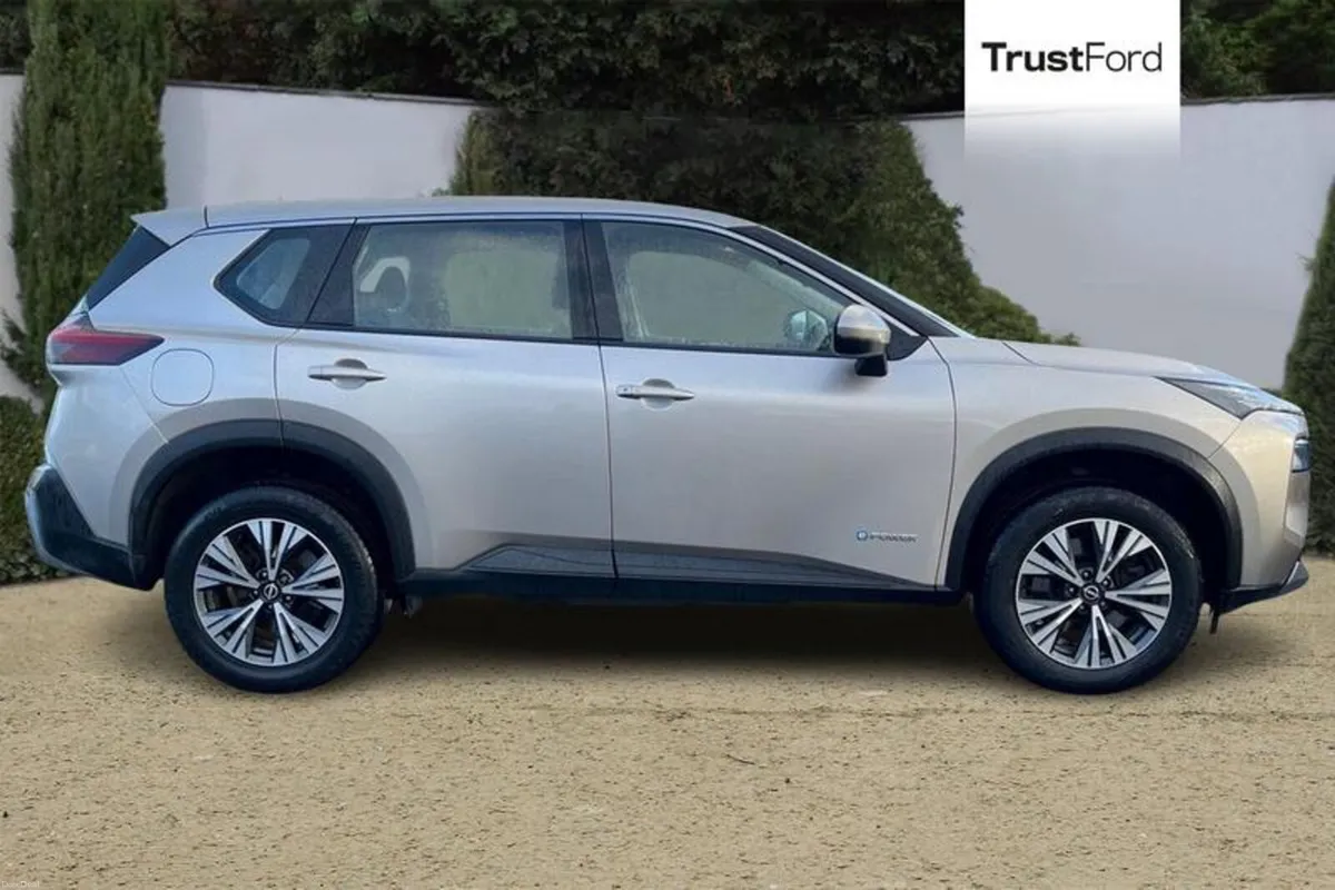 Nissan X-Trail Premium - Image 3
