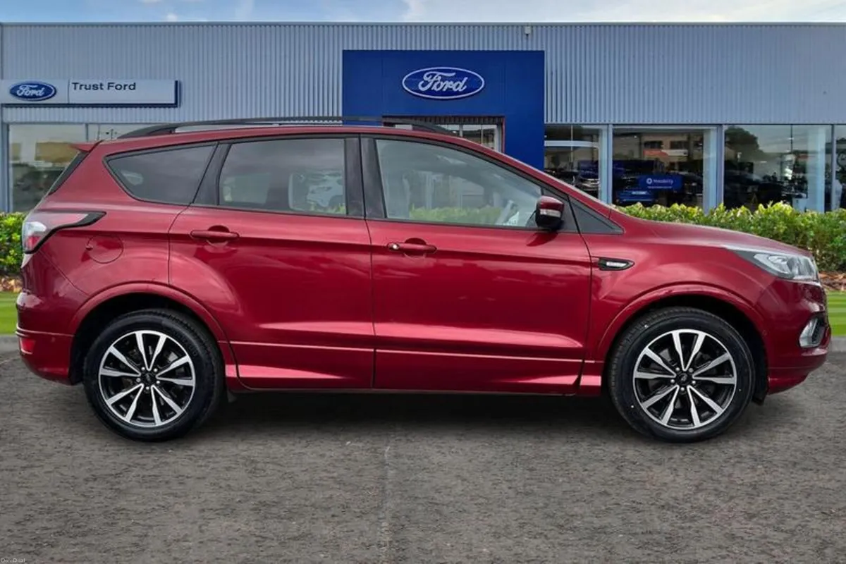 Ford Kuga ST-Line - Image 3
