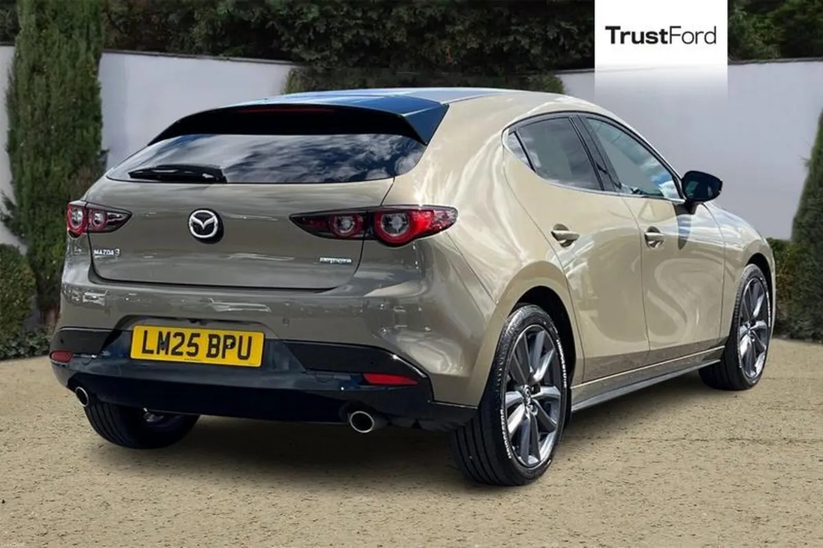 Mazda Mazda3 Exclusive-Line - Image 4