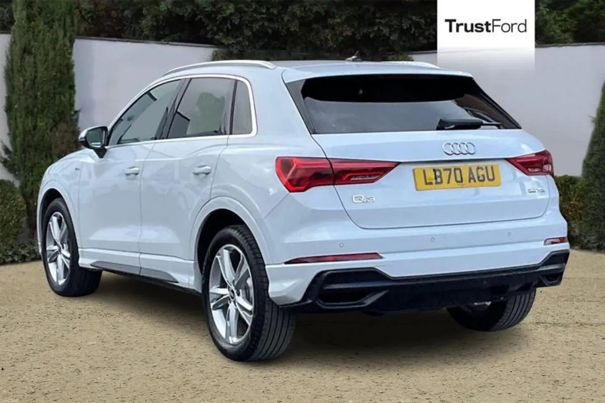 Audi Q3 S Line - Image 2