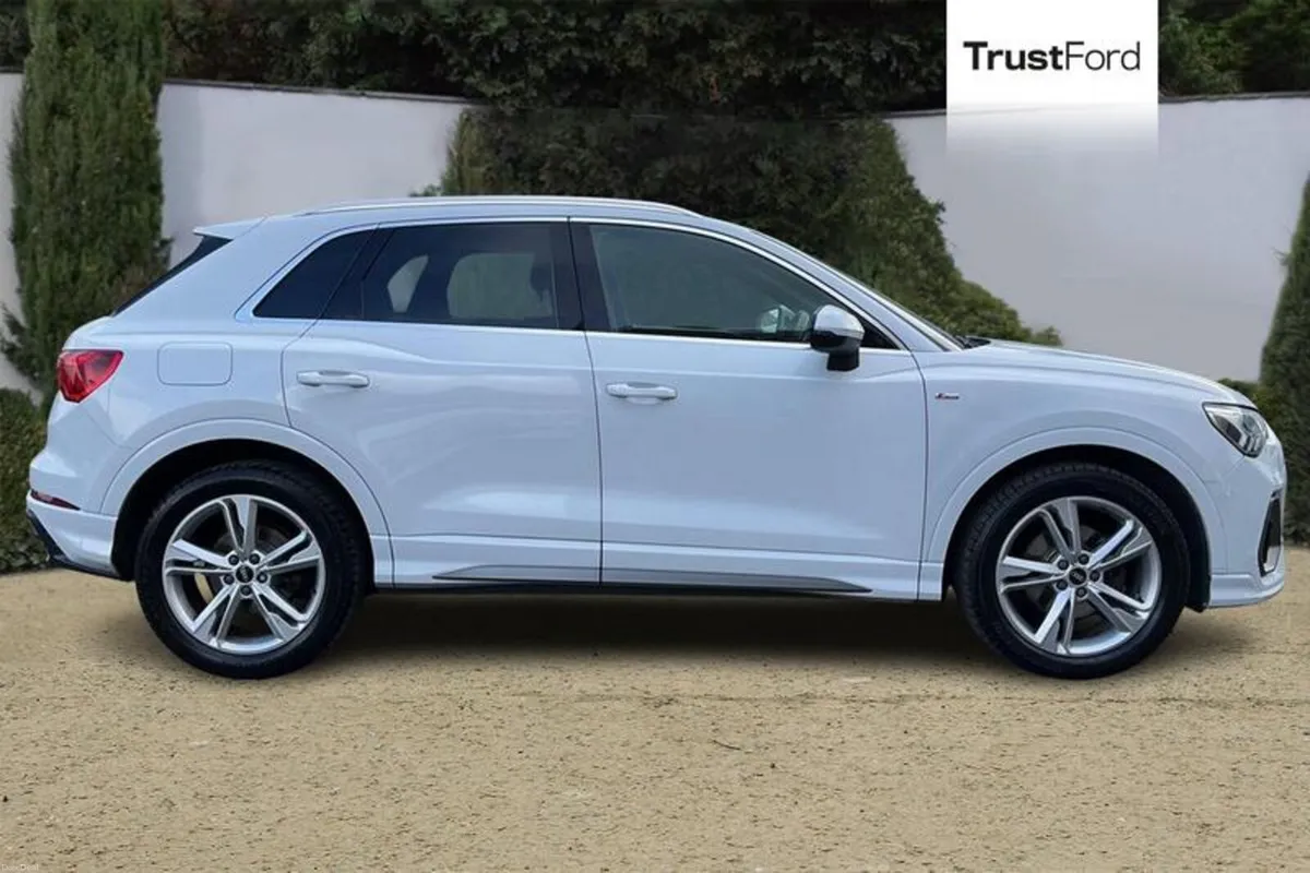 Audi Q3 S Line - Image 3