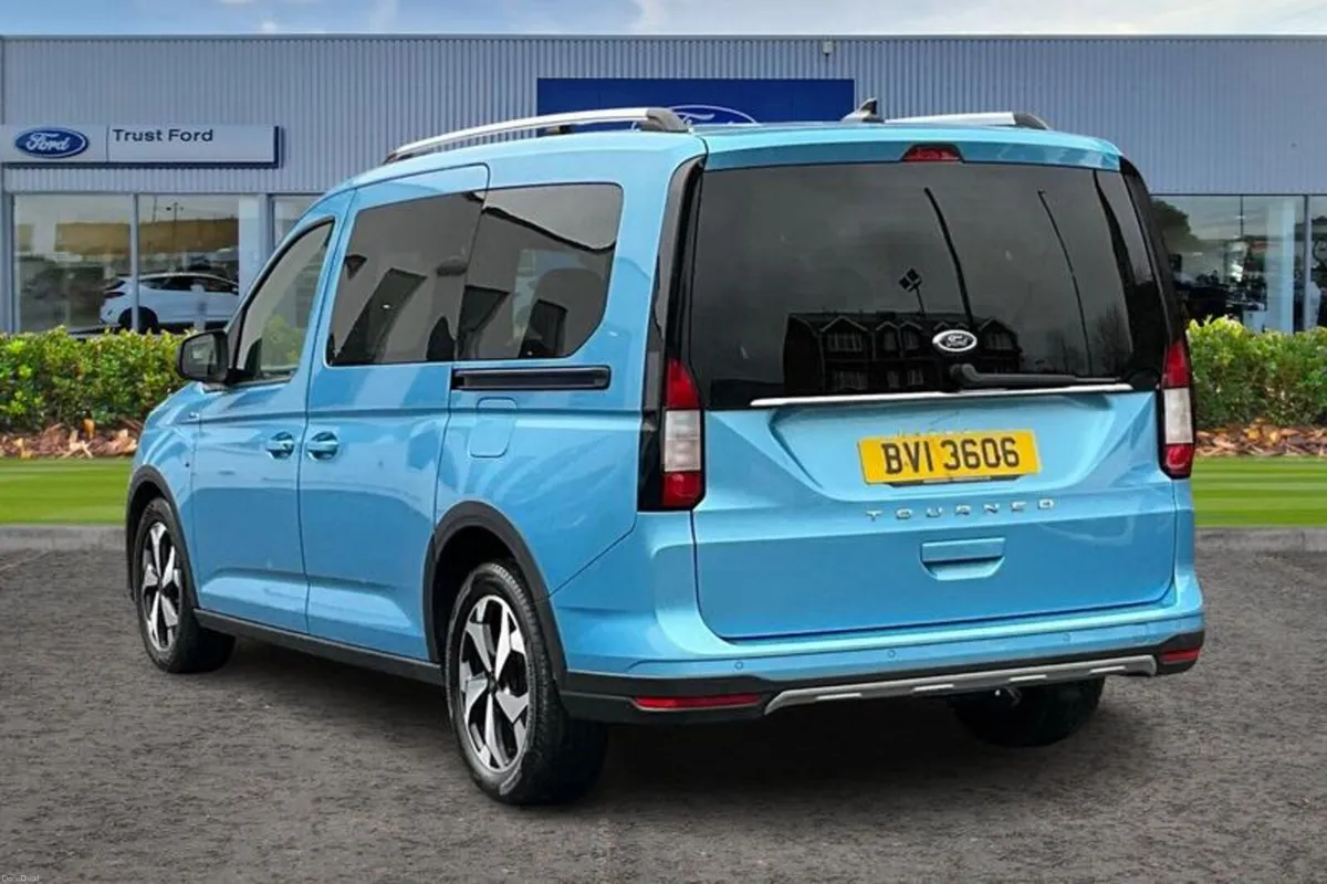 Ford Tourneo Connect 2.0 EcoBlue Active MPV 5dr Di - Image 2