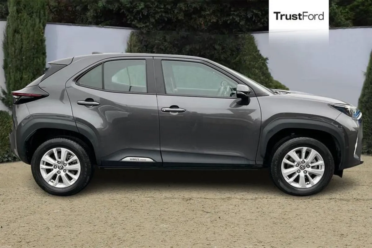 Toyota Yaris Cross Icon - Image 3