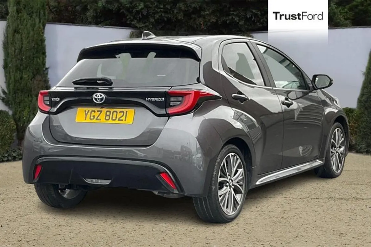 Toyota Yaris Excel - Image 4