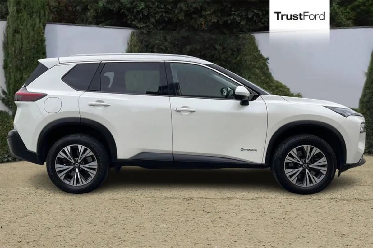 Nissan X-Trail N-Connecta - Image 3