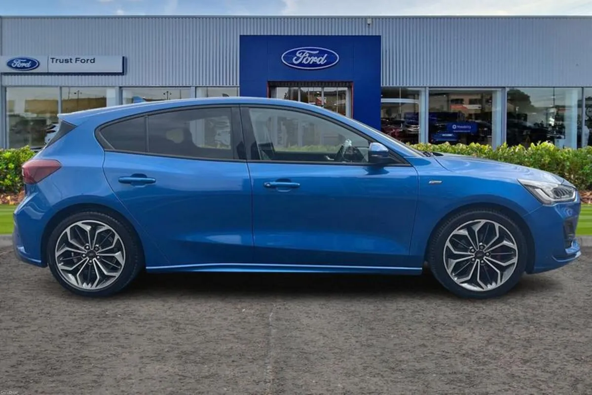 Ford Focus ST-Line X - Image 3