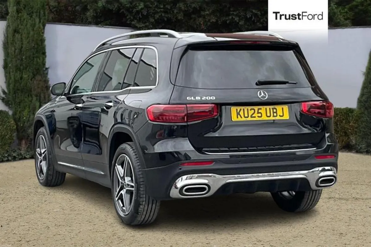 Mercedes-Benz GLB AMG Line - Image 2
