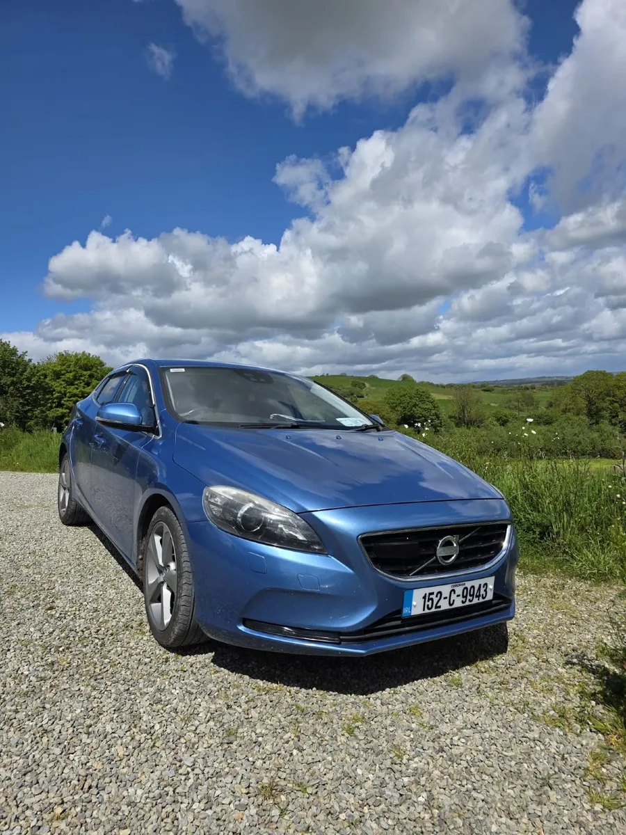 Volvo V40 T4 | 1.6 petrol - Auto - Image 2