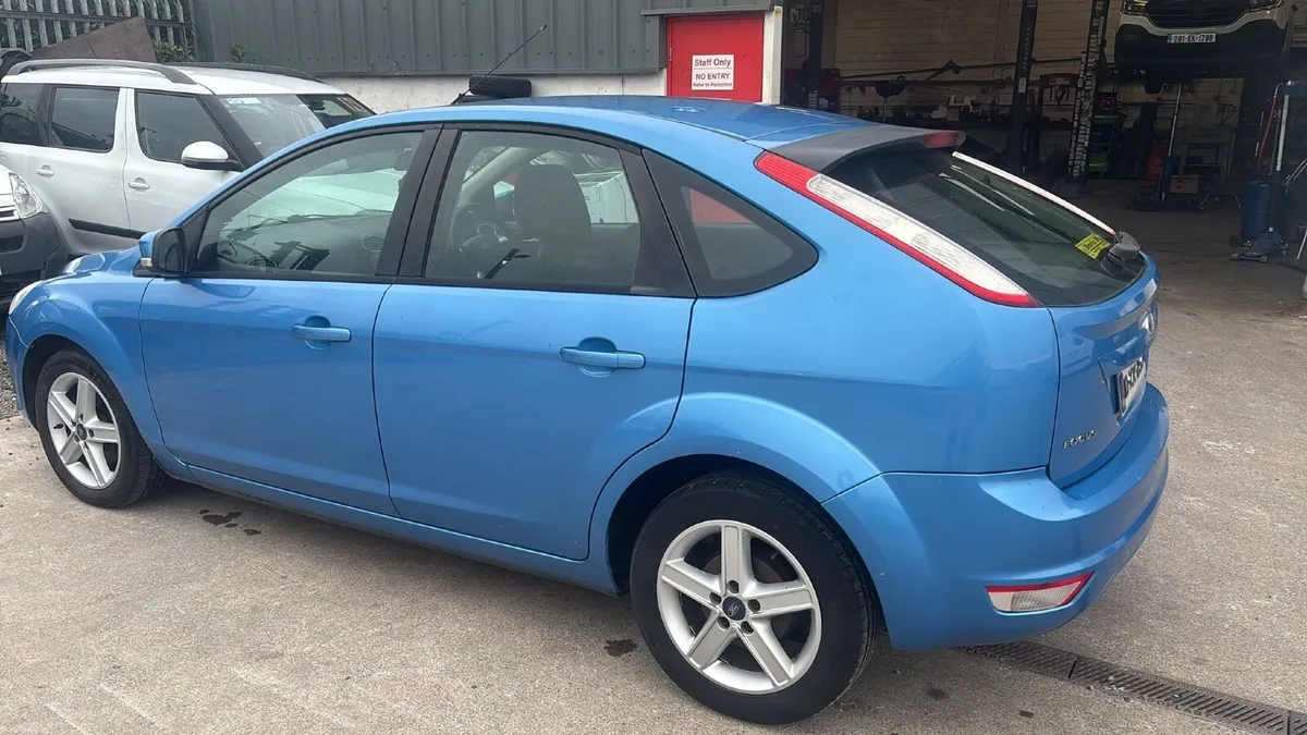 Ford Focus 2010 - Image 1