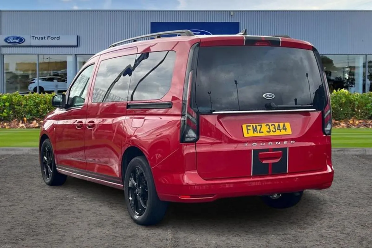 Ford Tourneo Connect Sport - Image 2