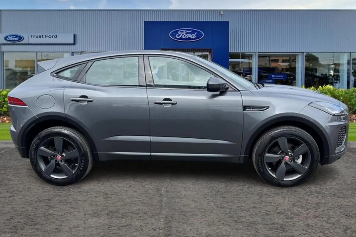 Jaguar E-Pace Chequered Flag Edition - Image 3