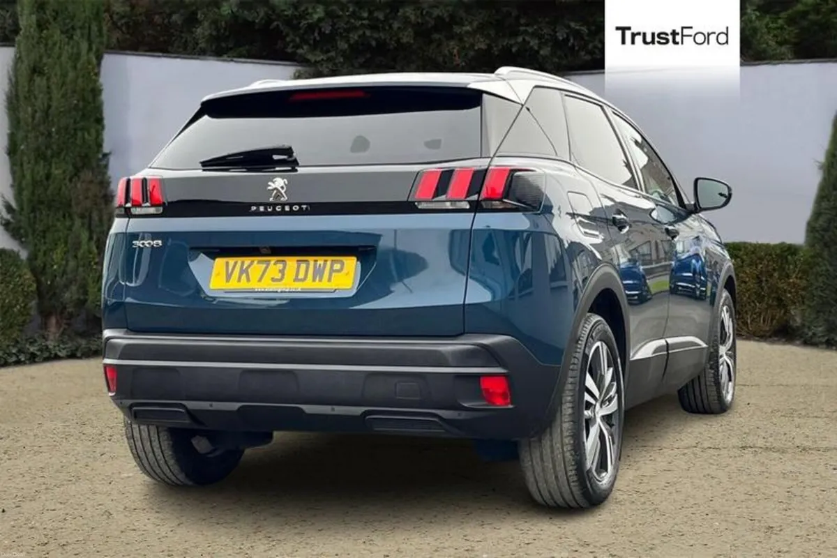 Peugeot 3008 1.2 PureTech Active Premium + SUV 5dr - Image 4