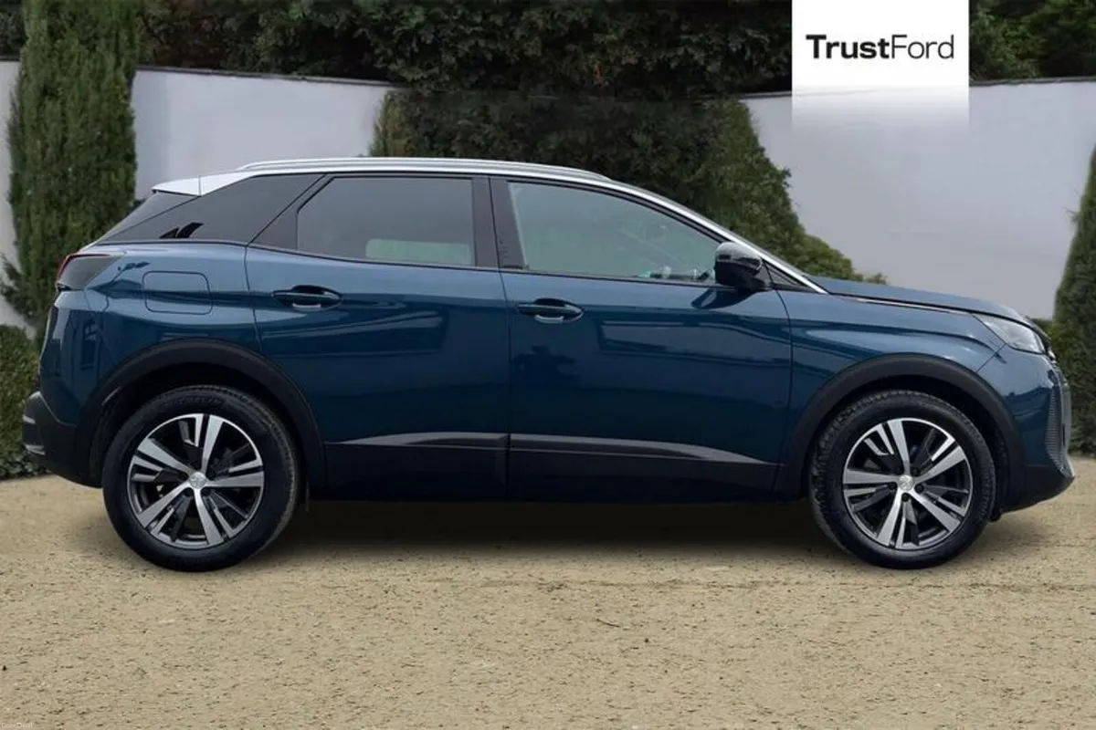 Peugeot 3008 1.2 PureTech Active Premium + SUV 5dr - Image 3