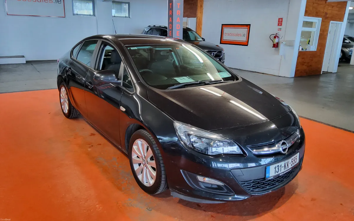 Opel Astra 2013 - Image 1