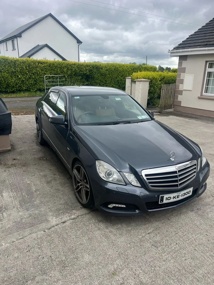 E class Mercedes - Image 2