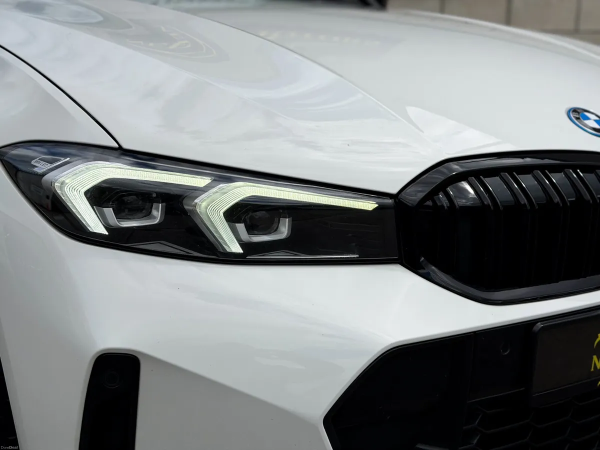 2022 BMW 330E MSPORT - SUNROOF - Image 4