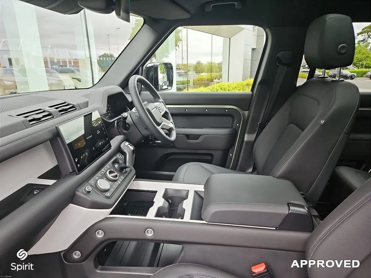 Land Rover Defender 110 Phev X-Dynamic SE - Image 3