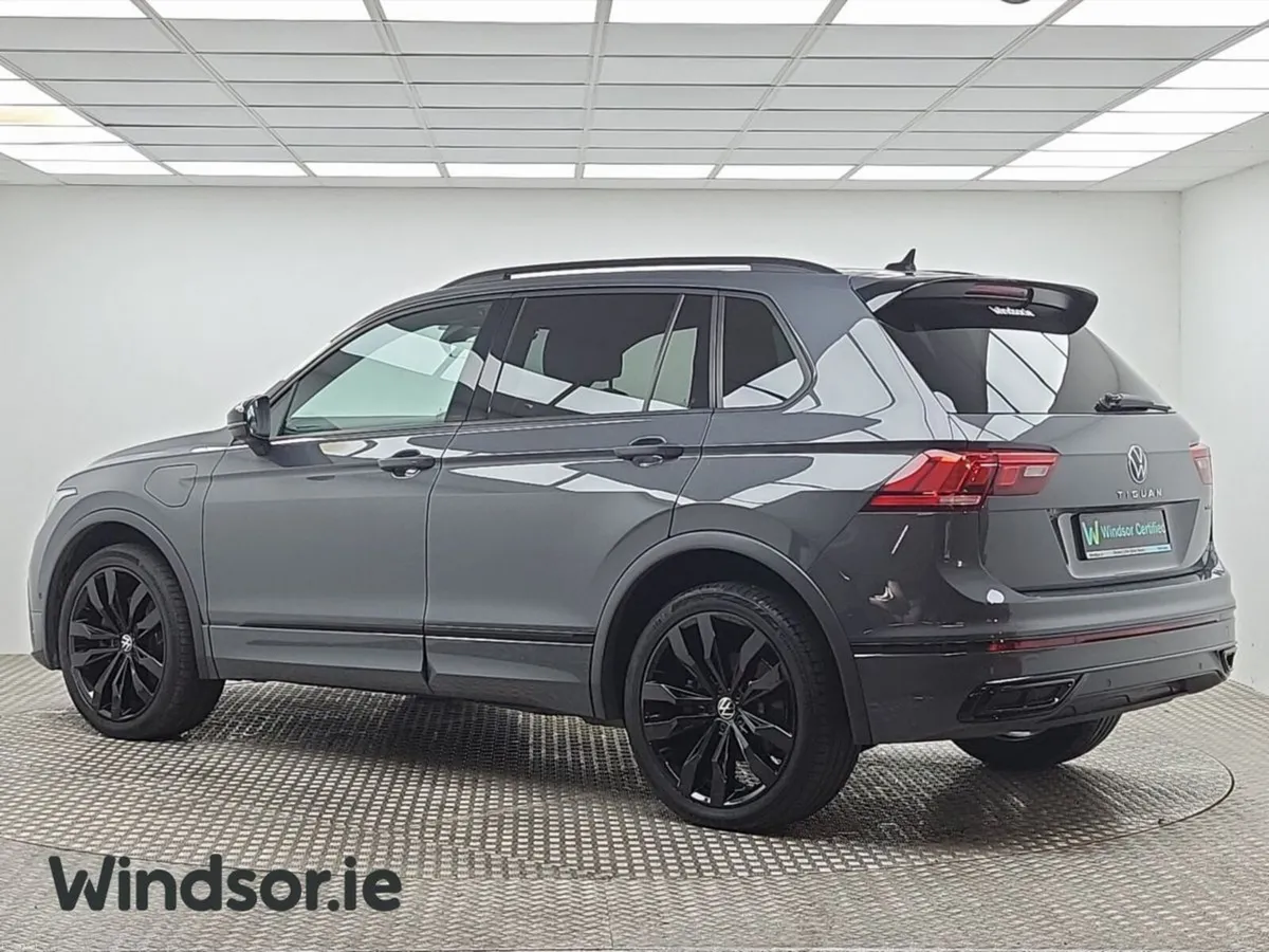 Volkswagen Tiguan Tiguan R-Line Black Edition  TSi - Image 3