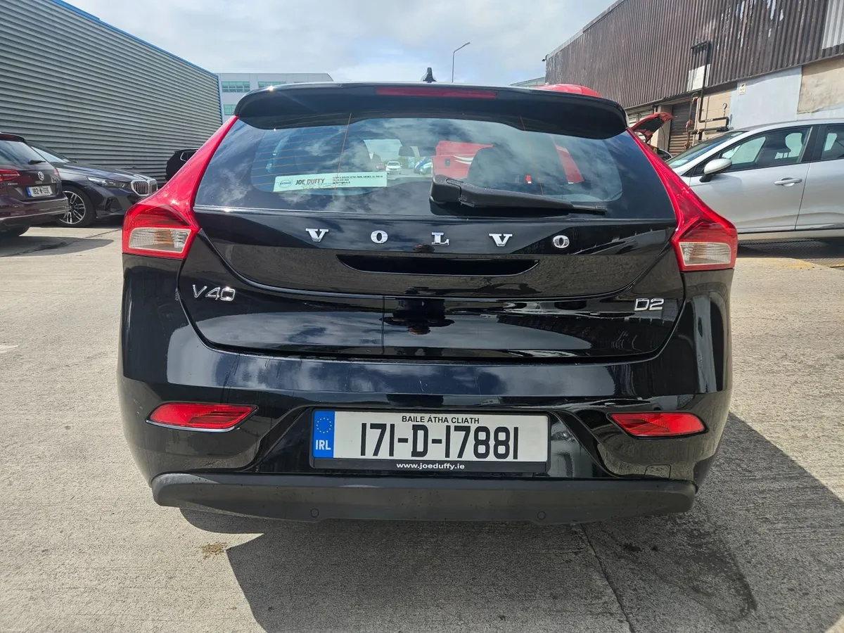 2017 Volvo V40 - Image 4