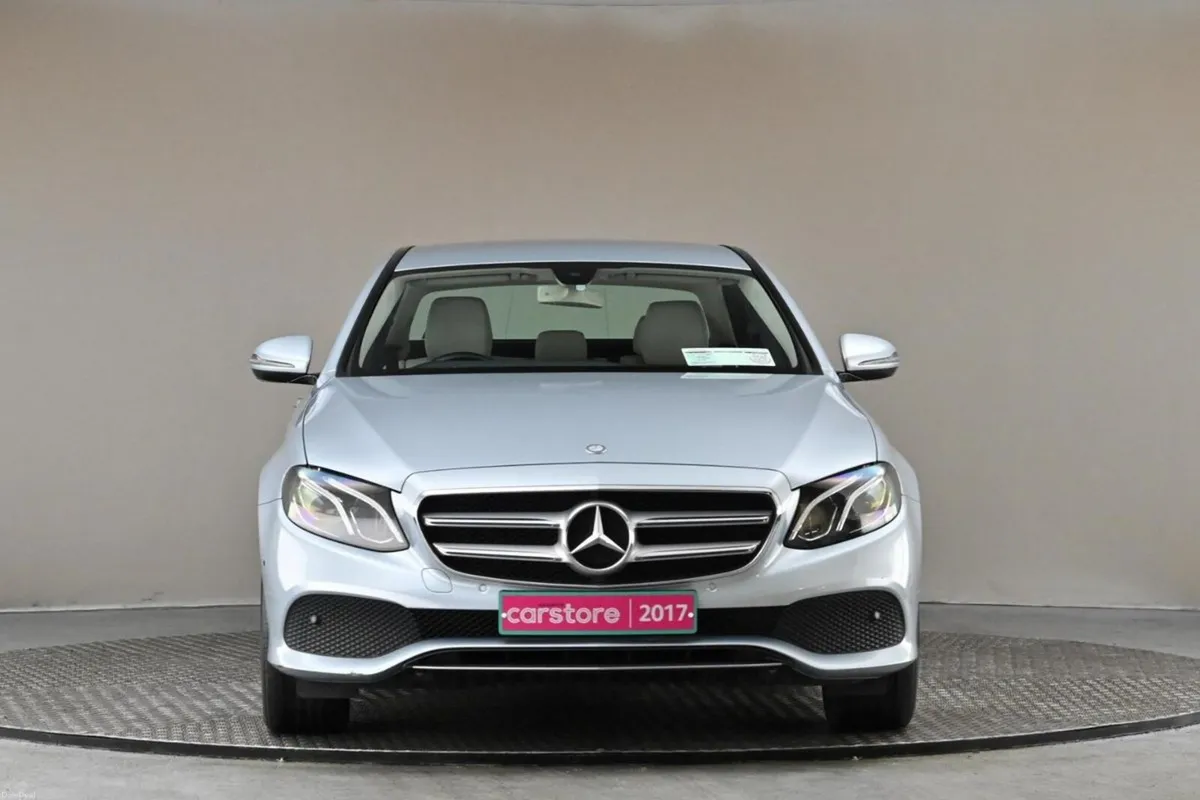Mercedes-Benz E-Class E 200 D AVANTGARDE **BEIGE L - Image 2