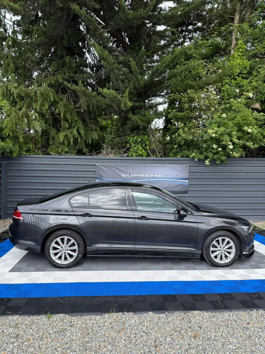 Volkswagen Passat 2018 - Image 4