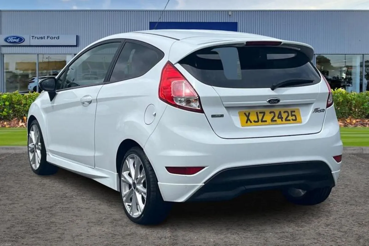 Ford Fiesta Zetec S - Image 2