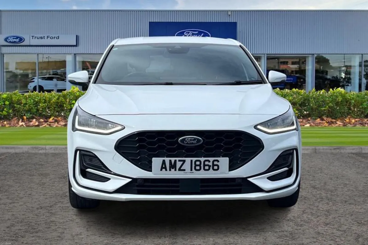 Ford Focus 1.0 EcoBoost Hybrid mHEV 155 ST-Line 5d - Image 6