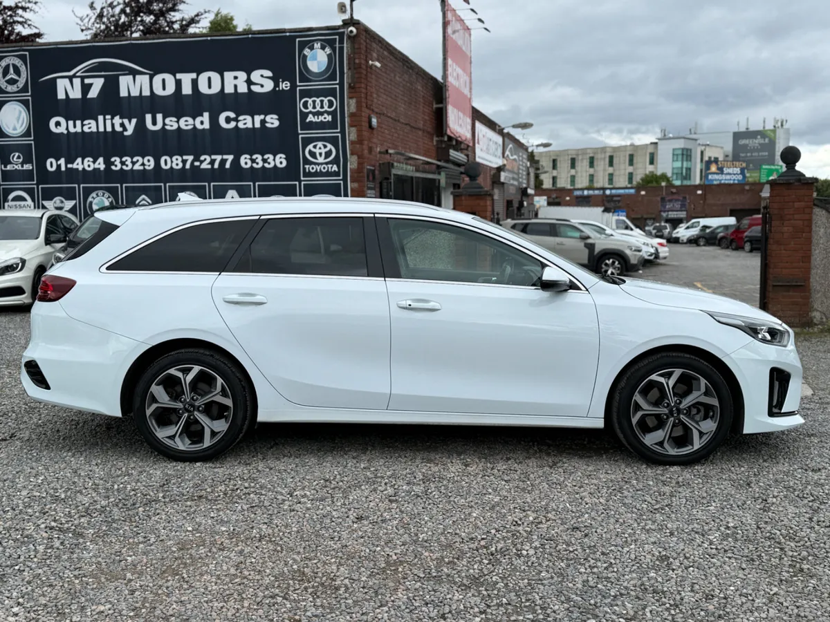 2021 Kia Ceed SW PHEV TRAILER AUTO - Image 2