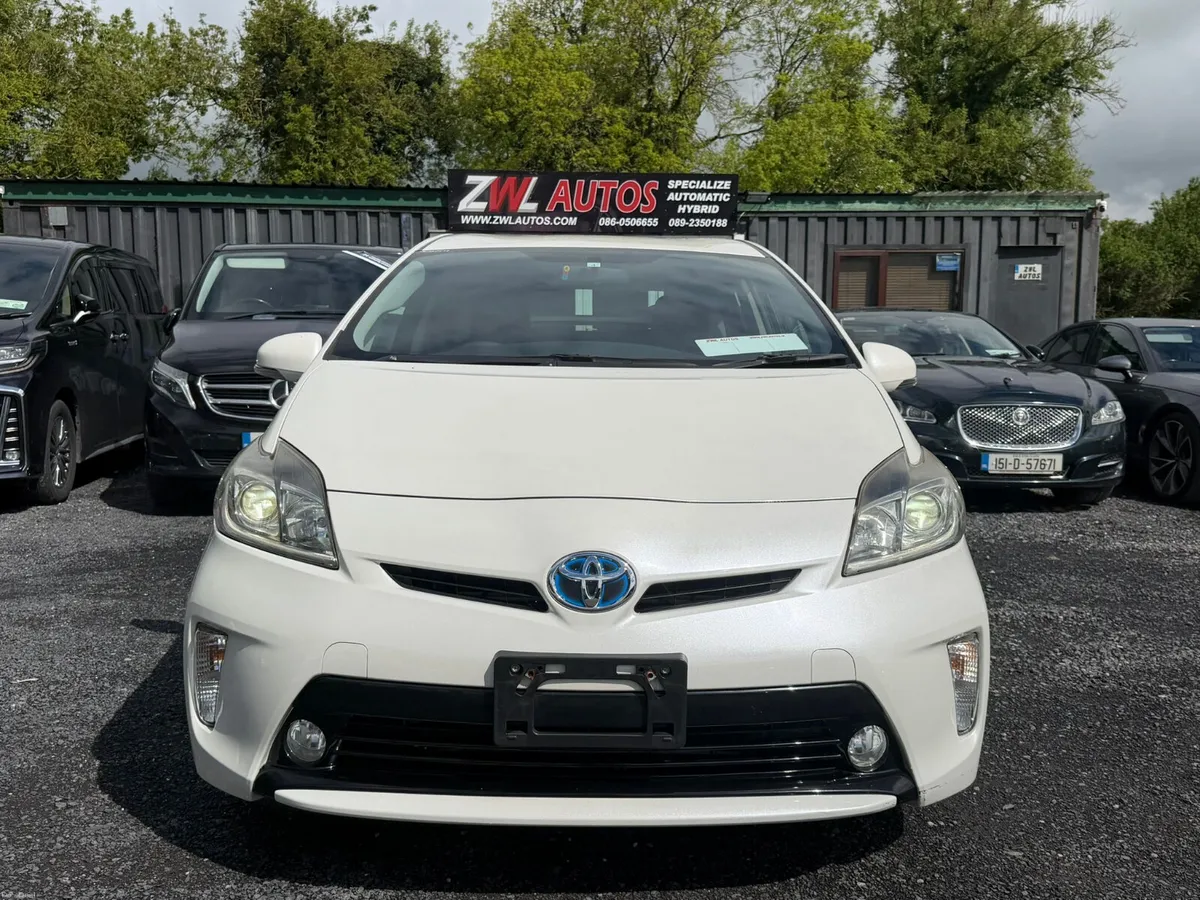 15 TOYOTA PRIUS HYBRID - Image 3