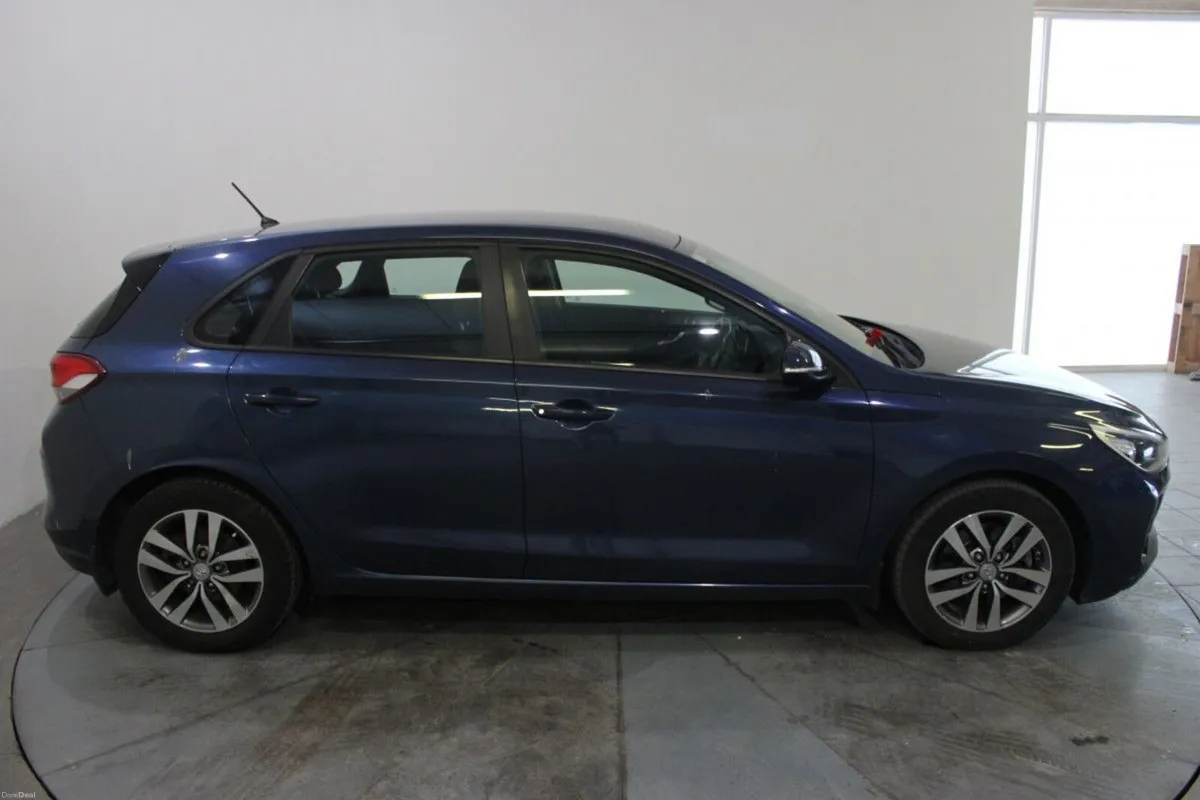 Hyundai i30 1.6 Diesel Deluxe - TENDER 42 - Image 3