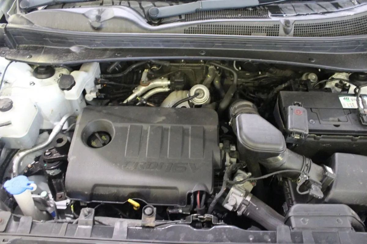 Kia Sportage 1.7 D EXLS 2WD - TENDER 39 - STICKY G - Image 4